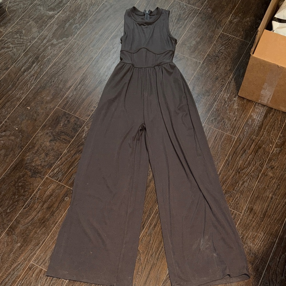 Elegant Gray Sleeveless Jumpsuit